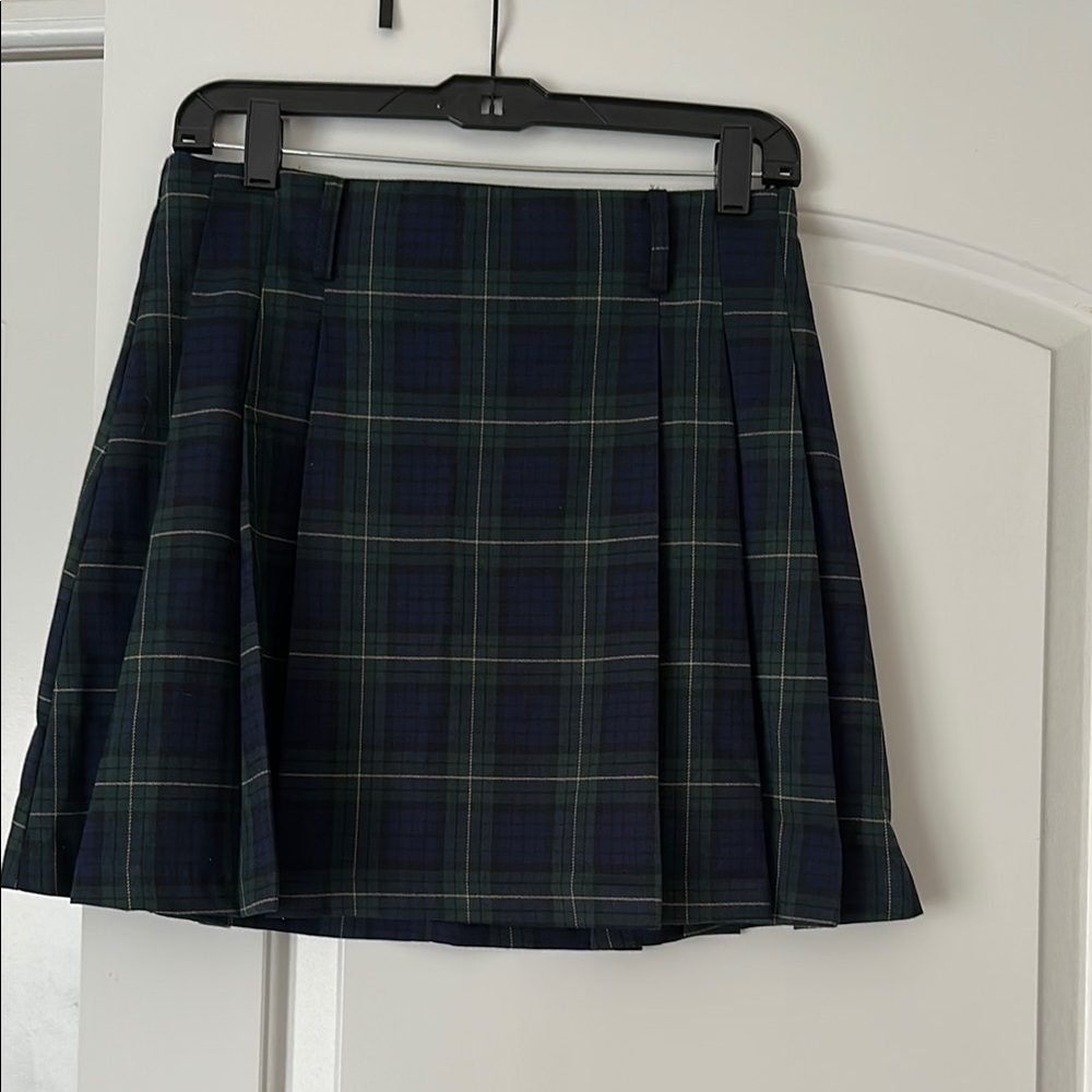 Plaid Mango (MNG) Navy pleated schoolgirl kilt/Skirt size 4